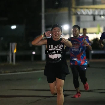 Runner Photo 6054258