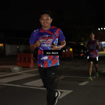 Runner Photo 6054817