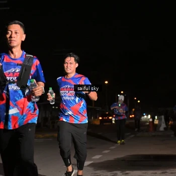 Runner Photo 6054843