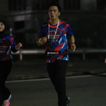 Runner Photo 6055054