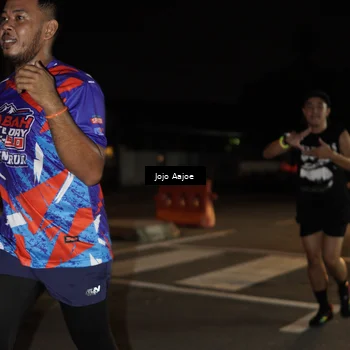 Runner Photo 6055273