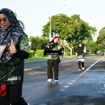 Runner Photo 6055429