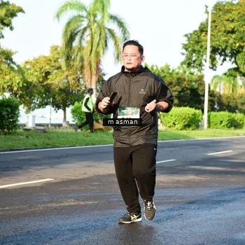 Runner Photo 6055499