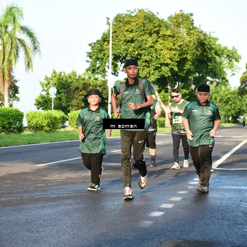 Runner Photo 6055539