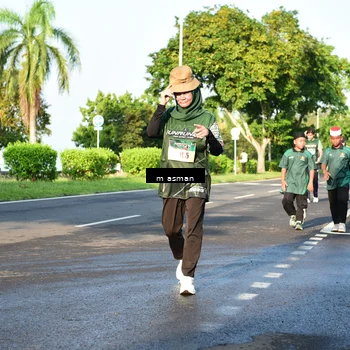 Runner Photo 6055602