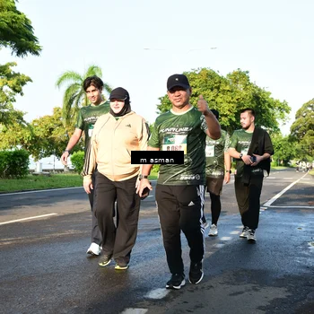 Runner Photo 6055645