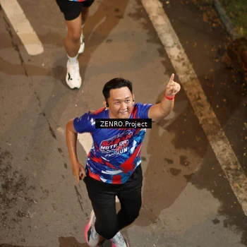 Runner Photo 6055675