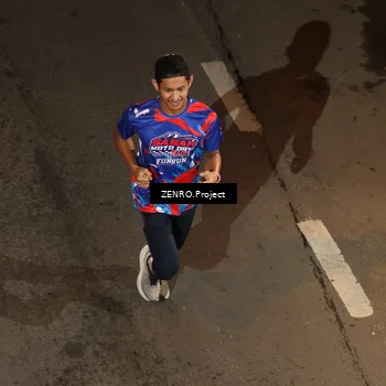 Runner Photo 6055811