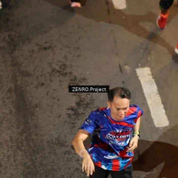 Runner Photo 6055899