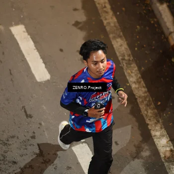Runner Photo 6056002