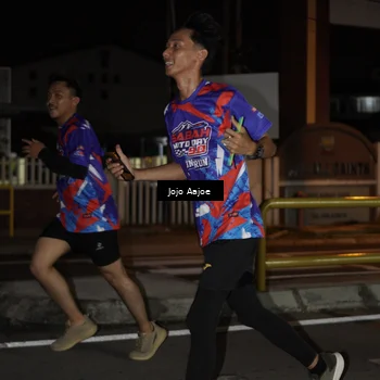 Runner Photo 6056003