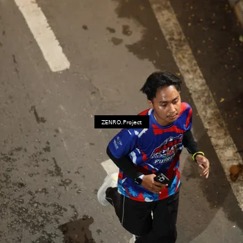 Runner Photo 6056005