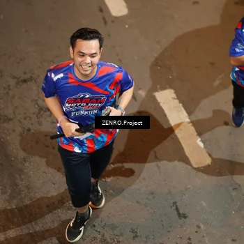Runner Photo 6056008