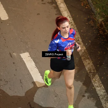 Runner Photo 6056012
