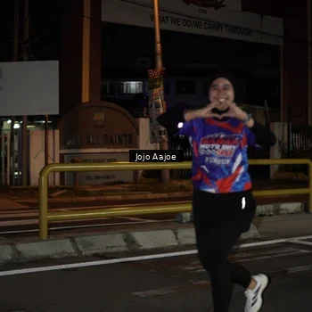 Runner Photo 6056030