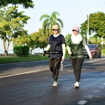 Runner Photo 6056037