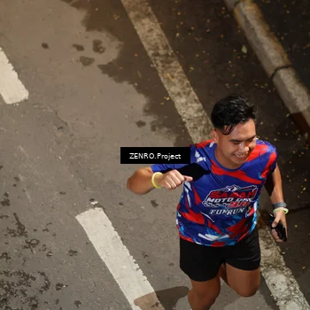 Runner Photo 6056062