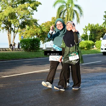 Runner Photo 6056065