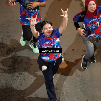 Runner Photo 6056066