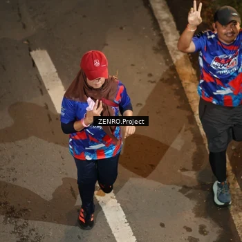 Runner Photo 6056104