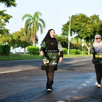 Runner Photo 6056123