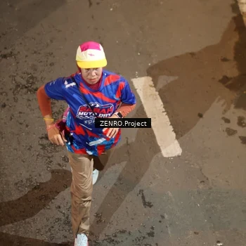 Runner Photo 6056150