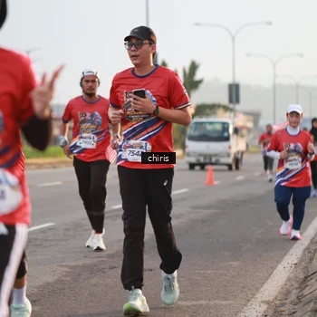 Runner Photo 6056154