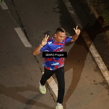 Runner Photo 6056202