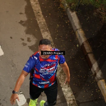 Runner Photo 6056235