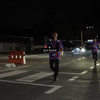 Runner Photo 6056247