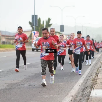 Runner Photo 6056302