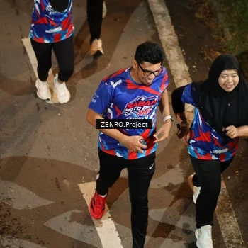Runner Photo 6056340