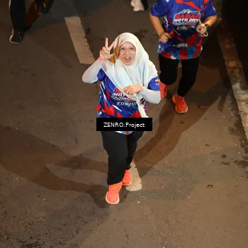 Runner Photo 6056711