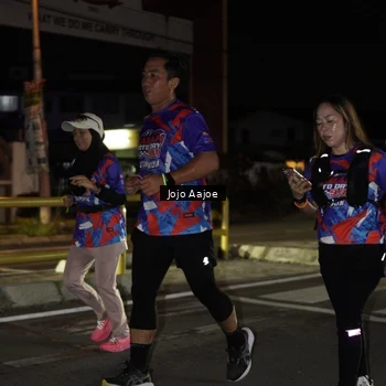 Runner Photo 6056744