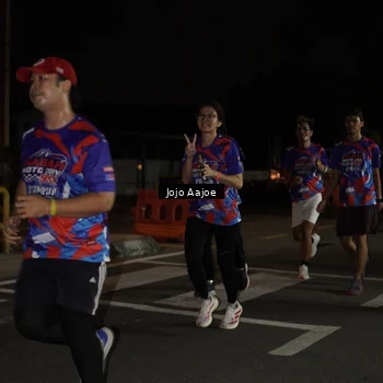 Runner Photo 6057056