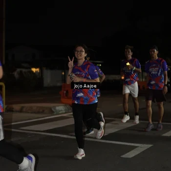 Runner Photo 6057062