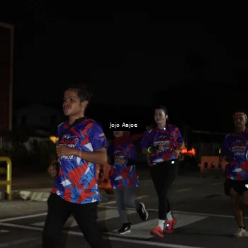 Runner Photo 6057300