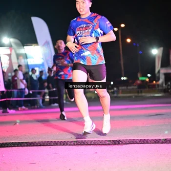 Runner Photo 6057873