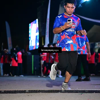 Runner Photo 6058074