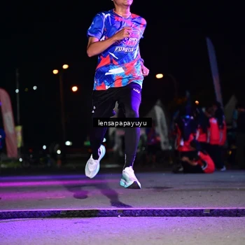 Runner Photo 6058292