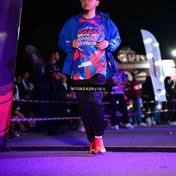 Runner Photo 6058314