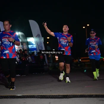 Runner Photo 6058751