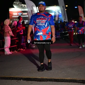 Runner Photo 6059100