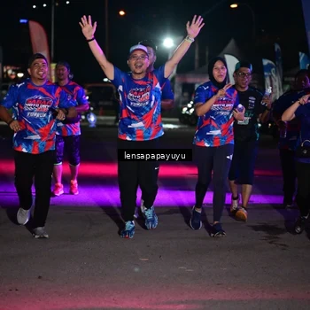 Runner Photo 6059101