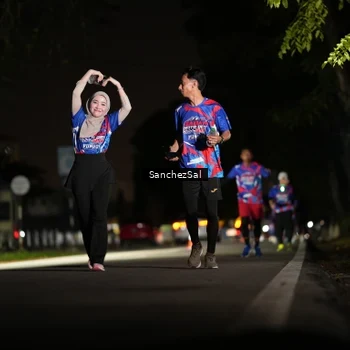 Runner Photo 6062103