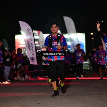 Runner Photo 6062119