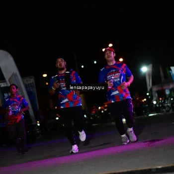 Runner Photo 6062344