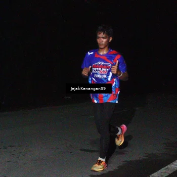 Runner Photo 6064105