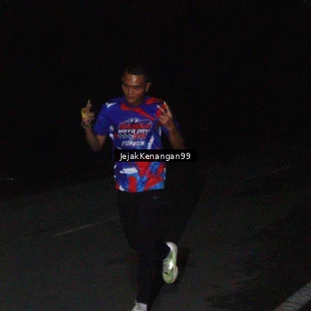 Runner Photo 6064159