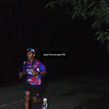 Runner Photo 6064195